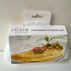 White Microwave Omelette Pan